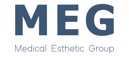 Logo transparente azul de Medical Esthetic Group en la provincia de Barcelona